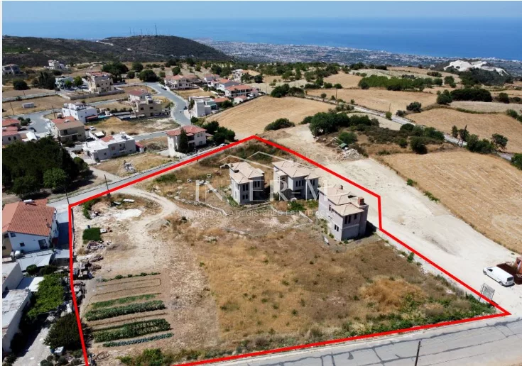 Incomplete Residential Development For Sale In Koili, Paphos (4315 sq.m)