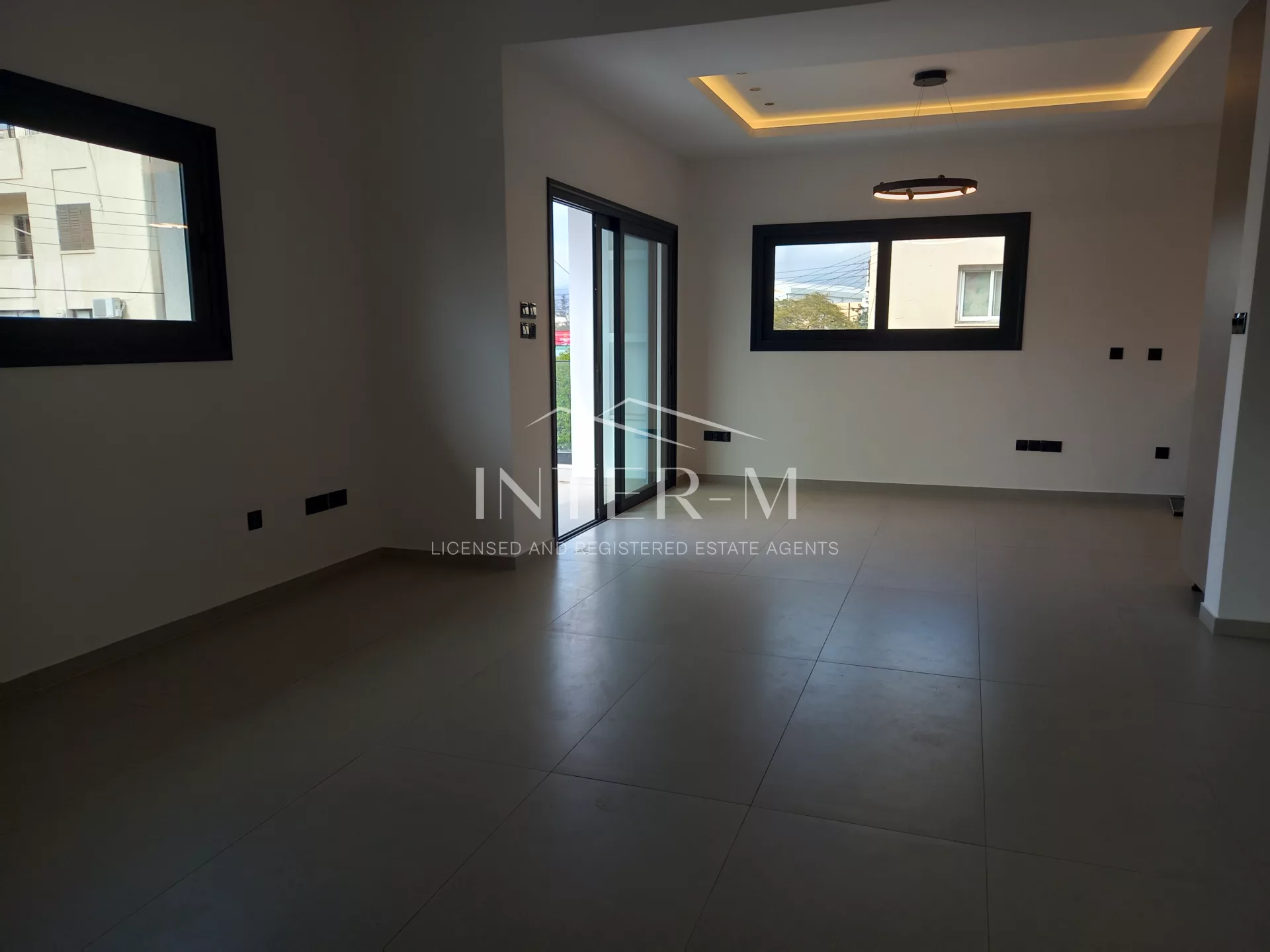 3 Level Semi-detached Building -3 Houses- For Sale In Kato Polemidia (7 Bedrooms) photo 4