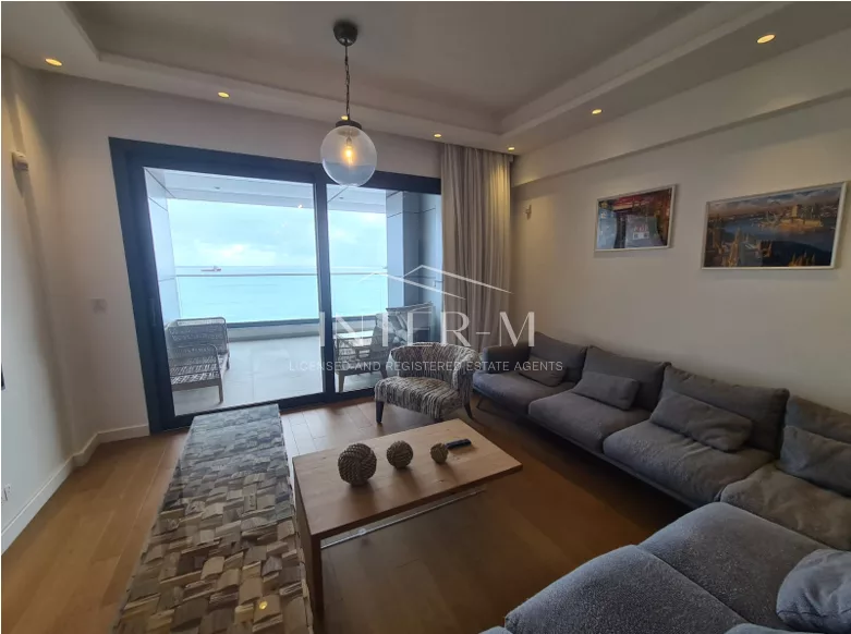 Luxury Seafront 3-Bedroom Apartment For Rent – Limassol Old Town φωτογραφία 12