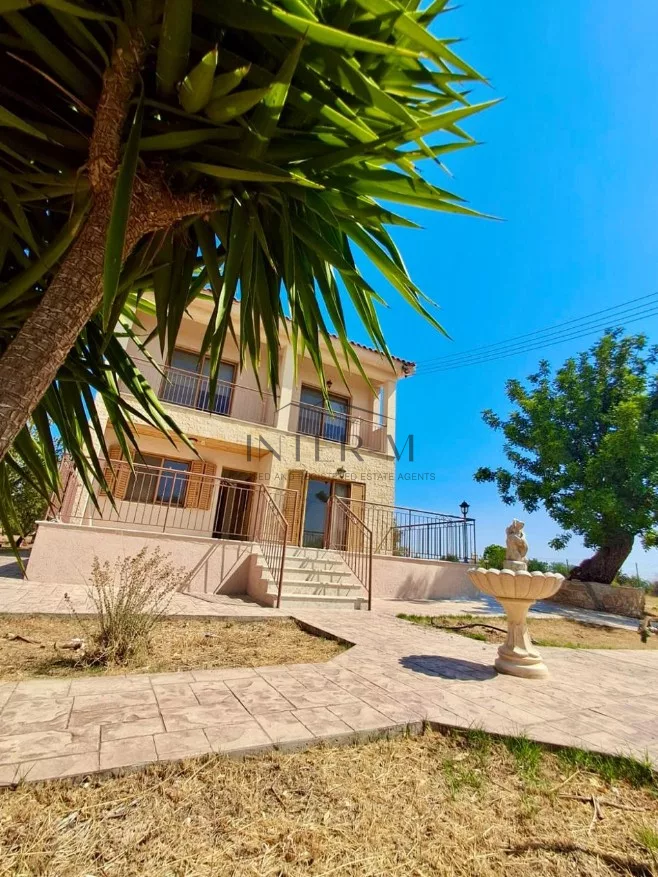 Classic 4-Bedroom Villa For Rent In Anogyra, Limassol, Cyprus