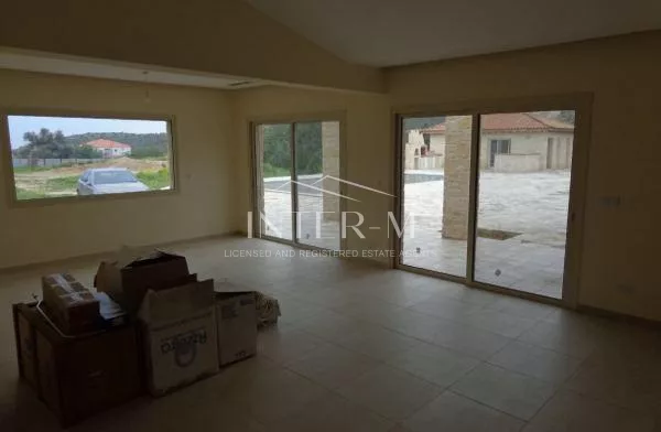 Villa For Sale In Fasoula (7 Bedroom) φωτογραφία 13