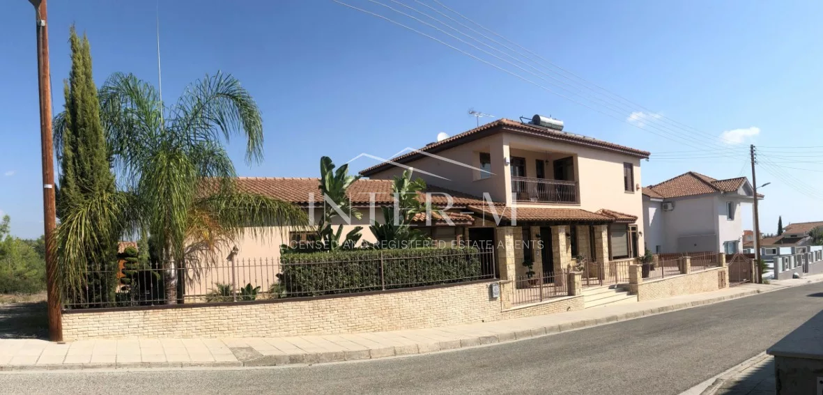 Unique Villa For Sale In Episkopi, Limassol, Cyprus(4 Bedrooms)