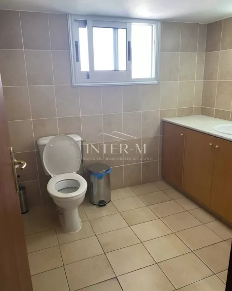 Office For Rent In Limassol φωτογραφία 3