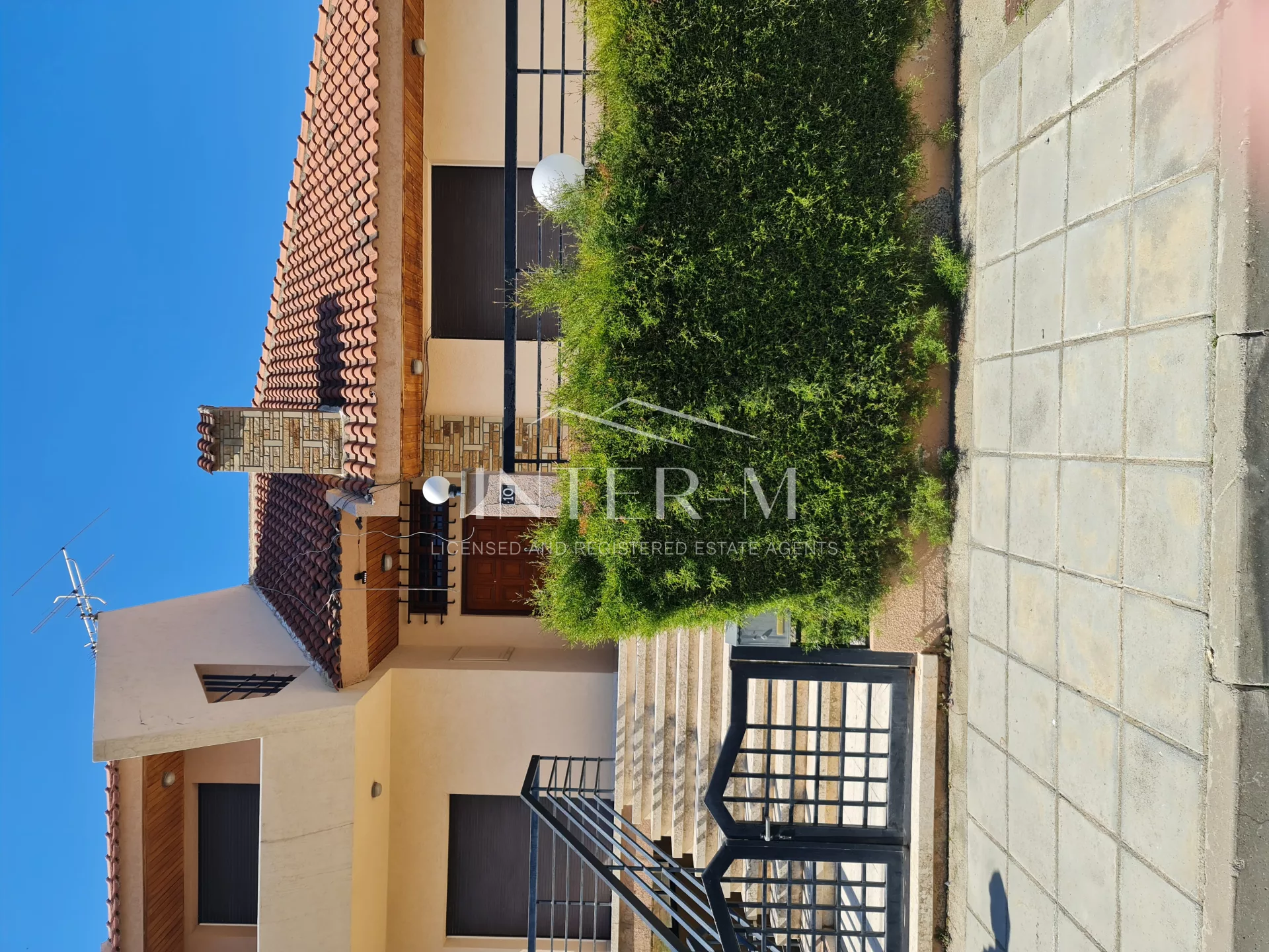 Villa In Agios Athanasios For Rent  (4 Bedroom)