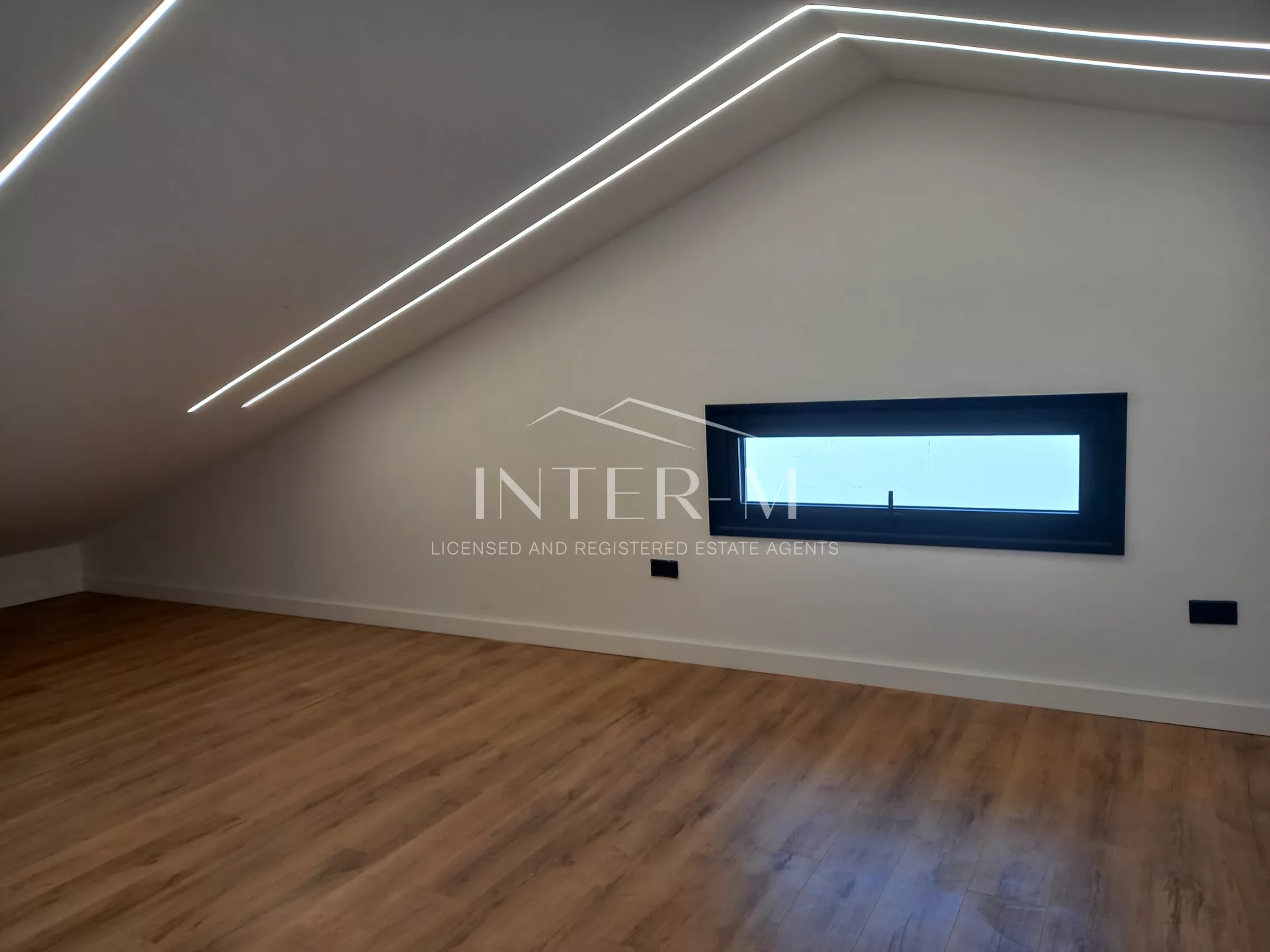 3 Level Semi-detached Building -3 Houses- For Sale In Kato Polemidia (7 Bedrooms) photo 24