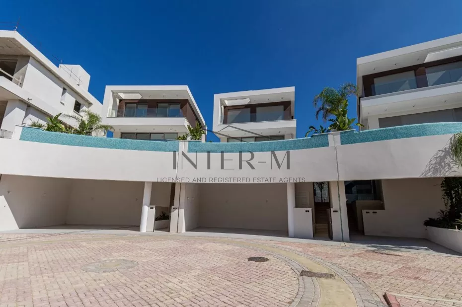 Luxurious Beachfront Villa For Sale In Kissonerga, Paphos, Cyprus (4 Bedrooms) photo 12