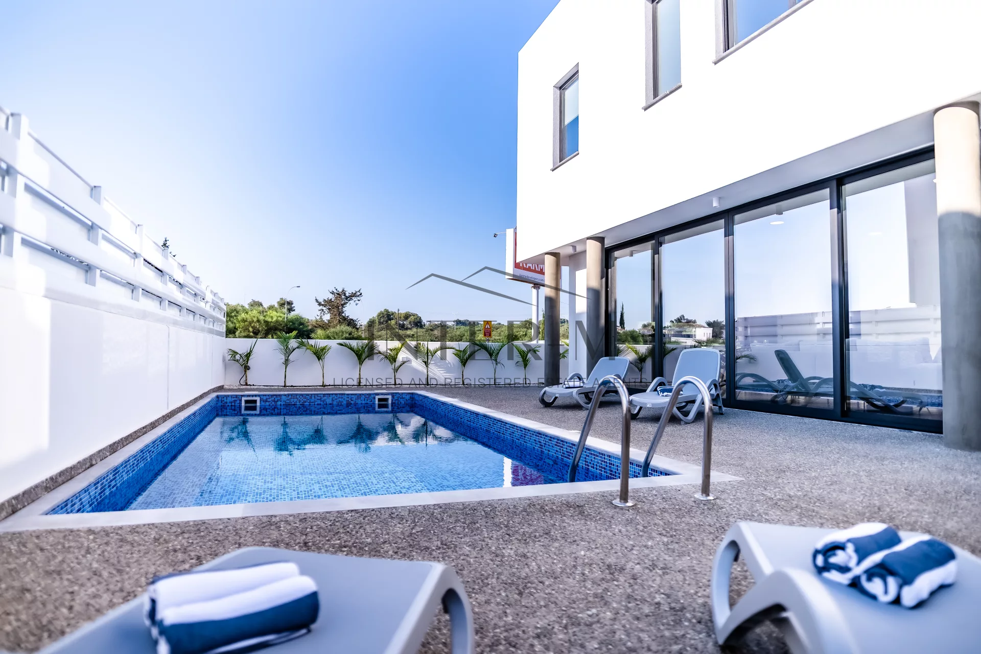 Modern 3 Bedrooms Villa  (3 Bedroom)
