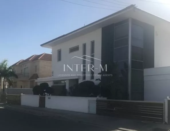 Detached House For Rent In Agios Spiridonas (5 Bedroom) photo 2