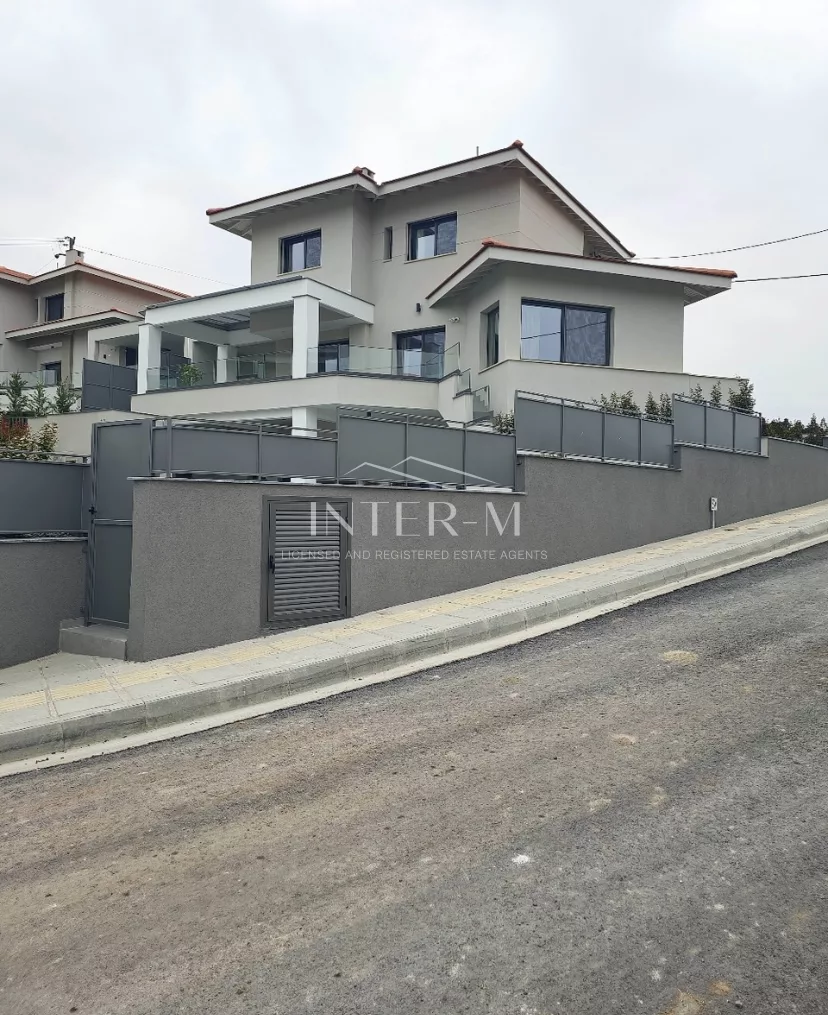 Villa For Sale In Parekklisia , Limassol  (4 Bedroom)