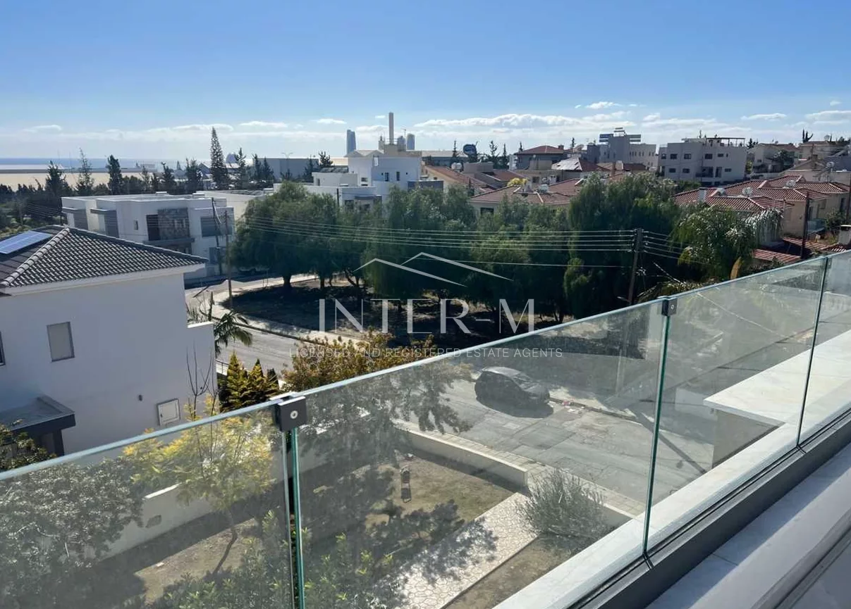 Beautiful Penthouse  For Sale In  Germasogeia , Limassol  (3 Bedroom) photo 9