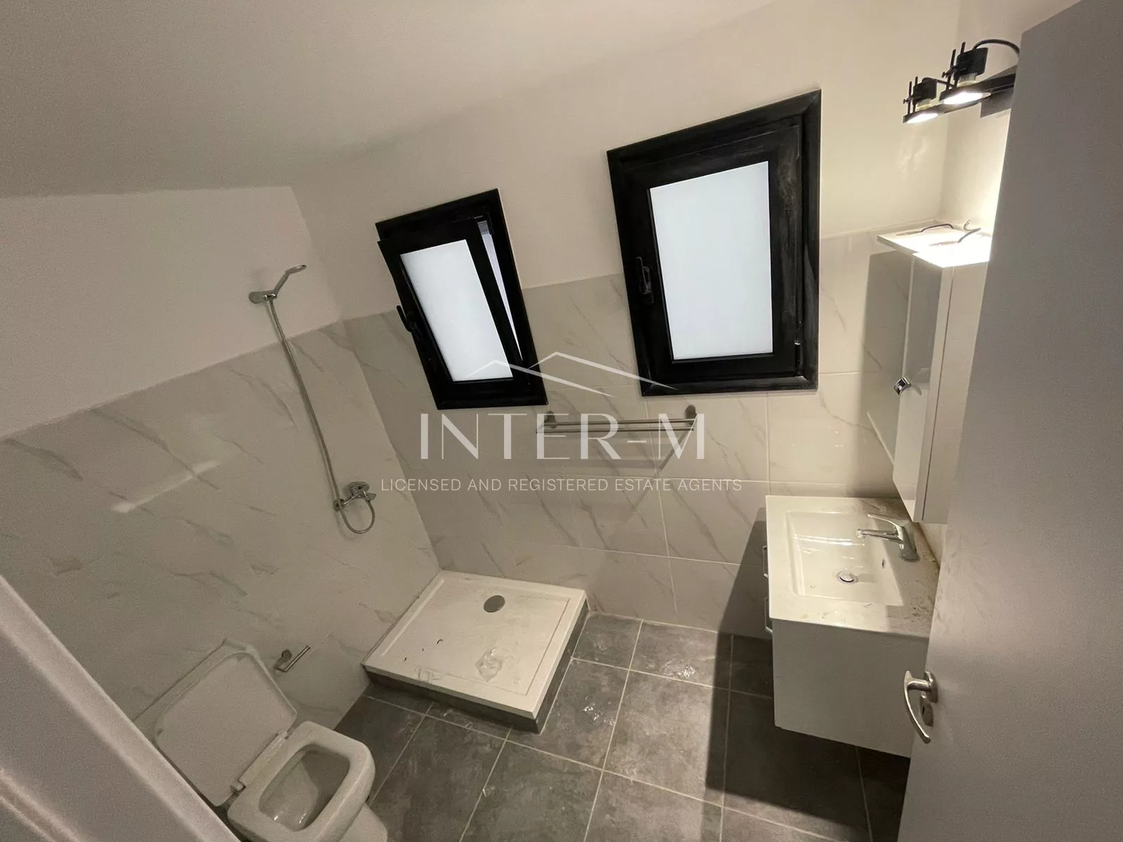 Commercial Building For Sale In Limassol Center (204 sq.m) φωτογραφία 9