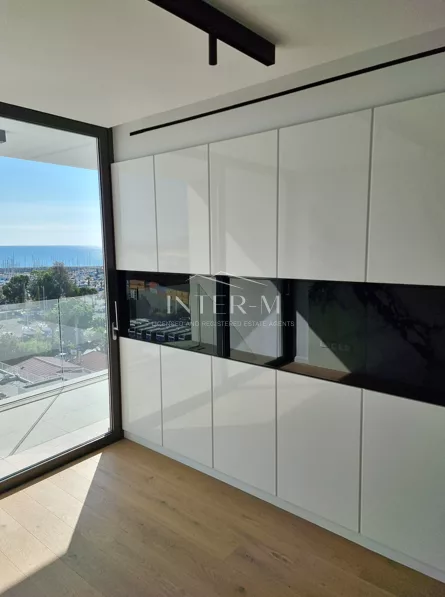 Elegant Apartment In Finikoudes, Larnaca, Cyprus (3 Bedroom)