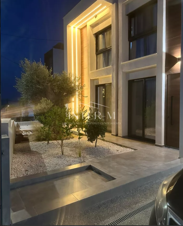 Luxury Villa For Rent In Pareklisia , Limassol  (4 Bedroom)