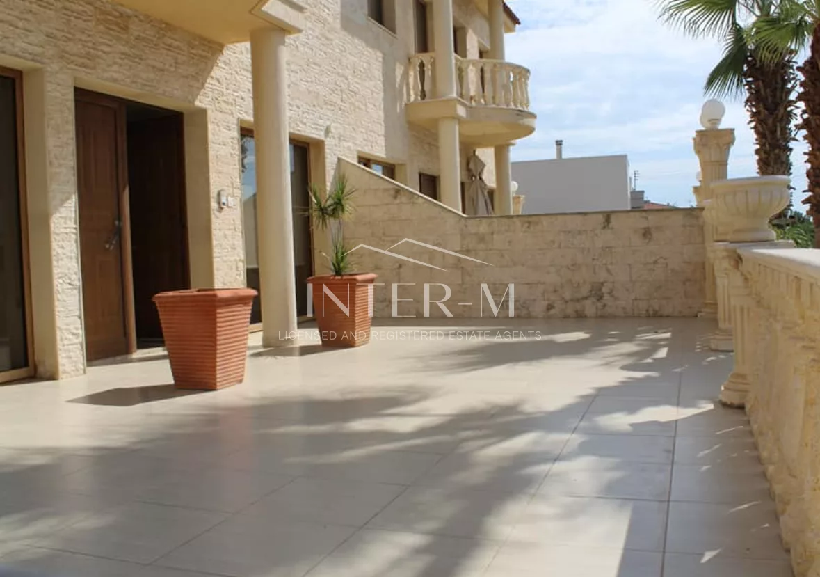 Beautyful House  For Rent  In  Kolossi Limassol  (4 Bedroom) photo 2