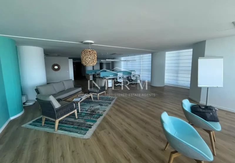 Prime Office For Sale | Larnaca City Centre – Finikoudes,Cyprus φωτογραφία 2