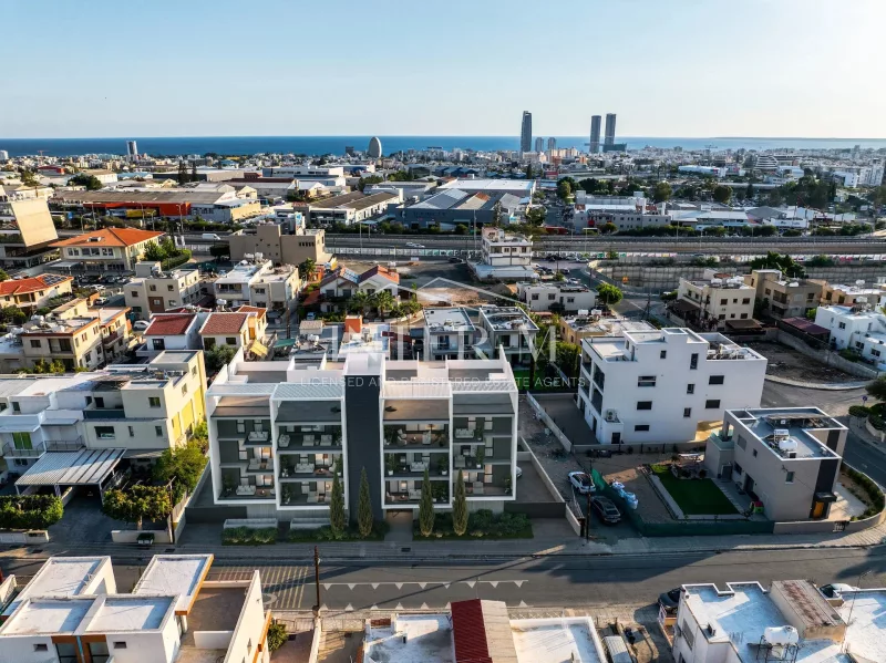 Contemporary Living in Agios Athanasios, Limassol,Cyprus photo 3