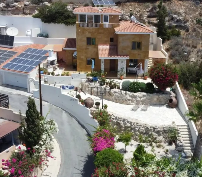 Unique Villa For Sale In Chloraka, Paphos, Cyprus(4 Bedrooms)