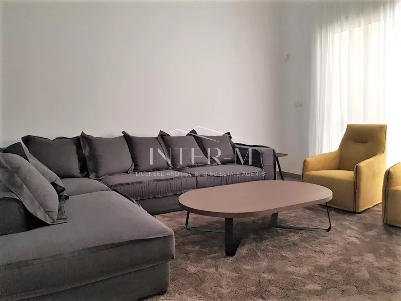Luxurious 5-Bedroom Villa For Rent In Agios Tychonas With Stunning Sea And Mountain Views (5 Bedroom) φωτογραφία 3