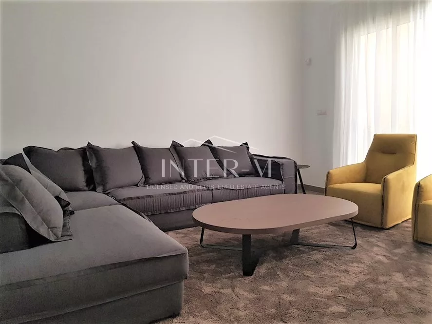 Luxurious 5-Bedroom Villa For Rent In Agios Tychonas With Stunning Sea And Mountain Views (5 Bedroom) φωτογραφία 3