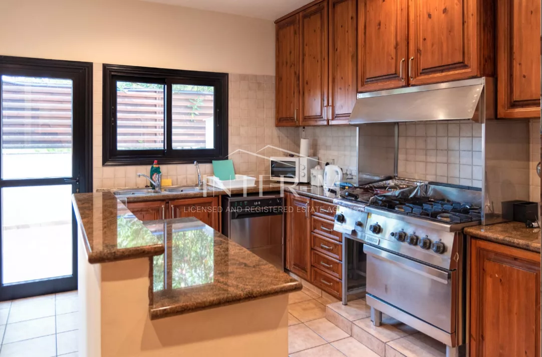 Beautiful Villa For Rent In Moniatis, Limassol (10 Bedroom) photo 3