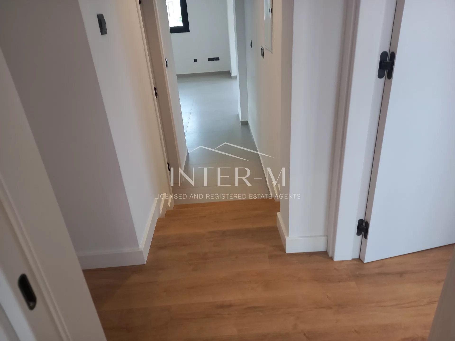 3 Level Semi-detached Building -3 Houses- For Sale In Kato Polemidia (7 Bedrooms) photo 18